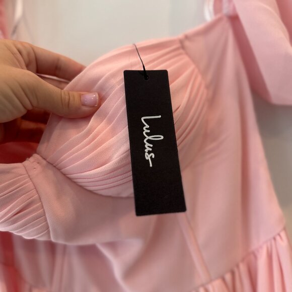NWT Pink Lulu's Off the Shoulder Dress Size Medium Retail $100 - Picture 7 of 7
